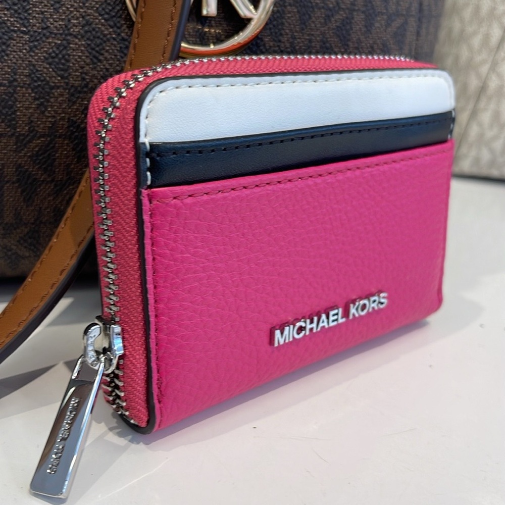 Michael Kors Jet Set Travel Md Zip Around Color-Block Wallet 
DRAGONFRUIT MULTI - Picture 6 of 16